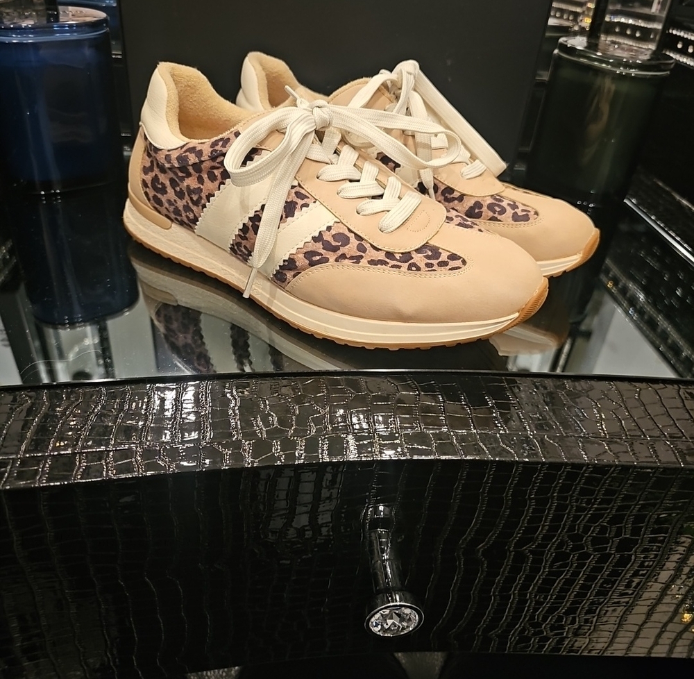 DV by Dolce Vita Beige Leopard Print Lace-Up Sneakers